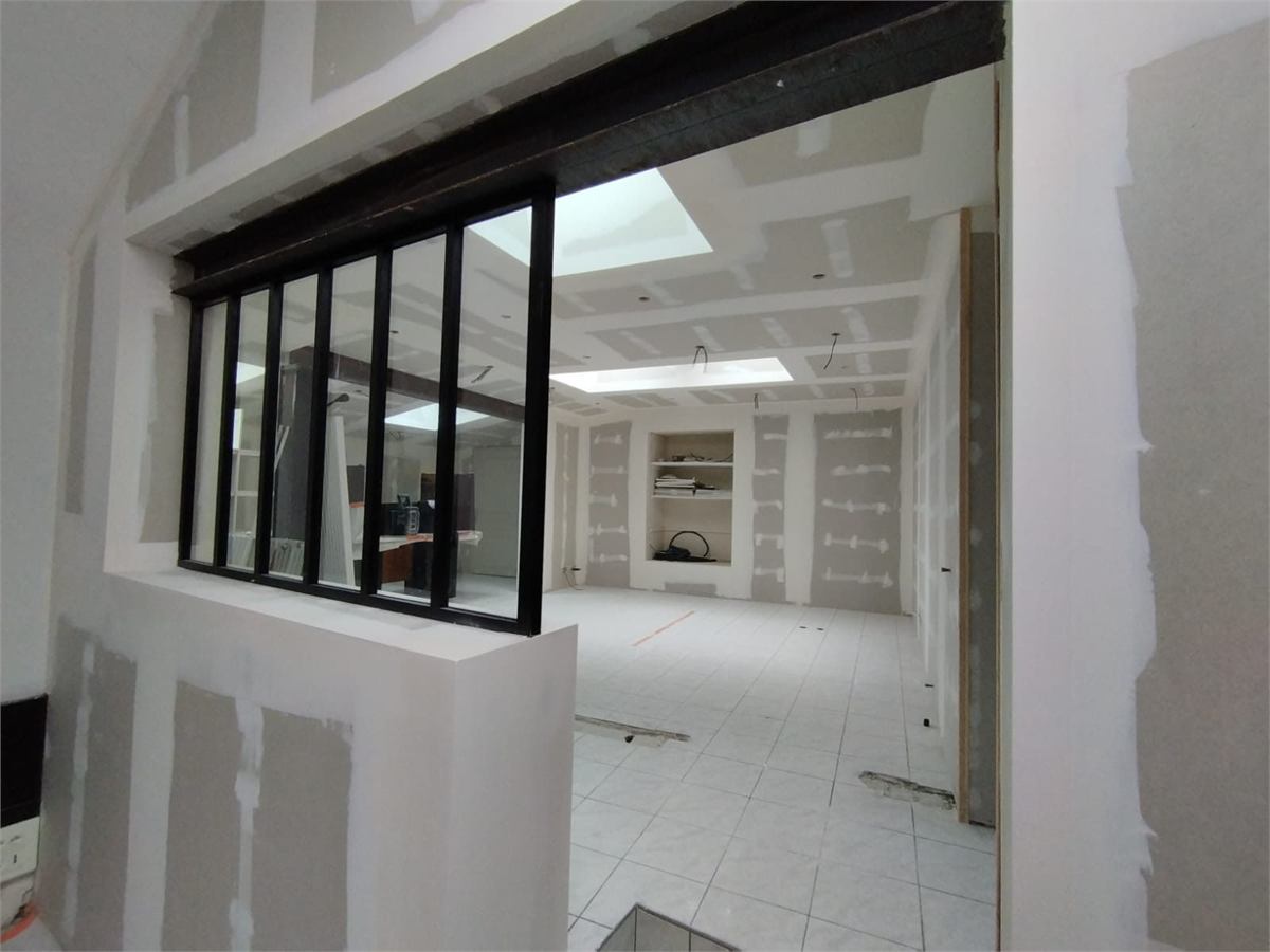 Cloisons placo et verrière atelier